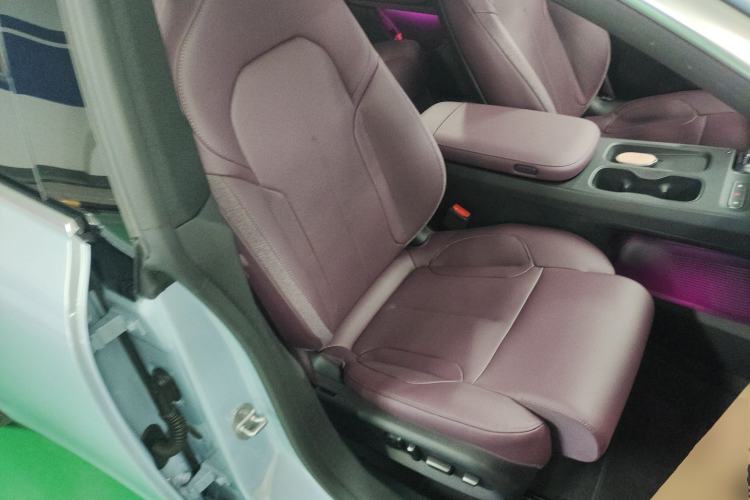 Used Nio ET5T 2024 75kWh Touring Right Front Seat