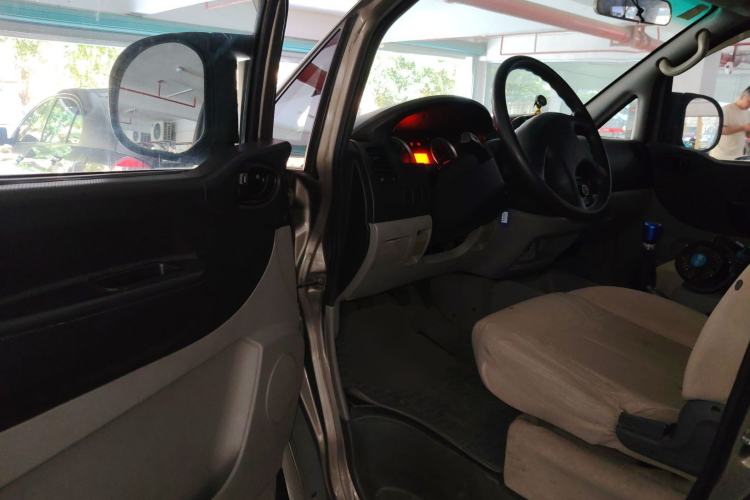 Used FORTHING Lingzhi 2017 V3 1.5L 7-seater Standard Model Driver Seat