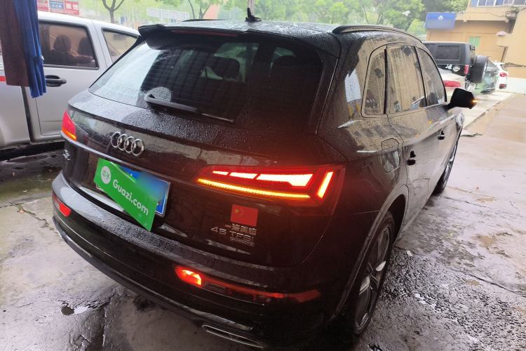 Used Audi Q5L 2022 40T Luxury Dynamic Model Rear Right 45 Deg