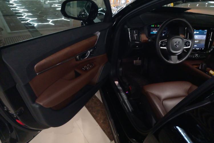 Used Volvo S90 2023 B5 Zhiyi Luxury Edition
