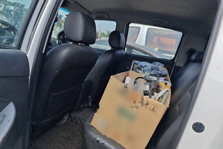 Used JMC Yuhu 7 2016 2.4L Two-Wheel Drive Luxury Version 4G69