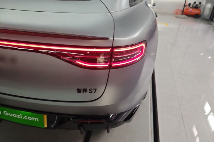 Used Hima Luxeed S7 2025 785 km Ultra