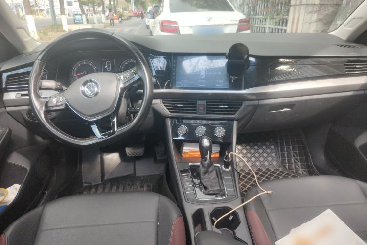 Used Volkswagen Bora 2019 Revised Version 1.5L Automatic Comfort Edition China V Standard Center Console