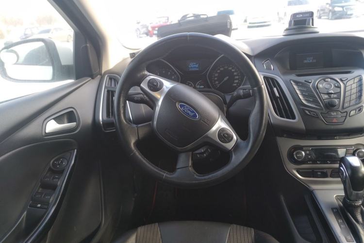 Used Ford Focus 2012 Sedan 1.6L Automatic Fashion Edition
