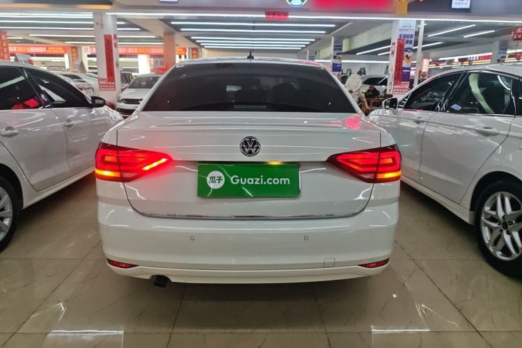 Used Volkswagen Lavida 2017 1.6L Automatic Comfort Edition
