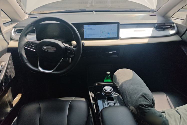 Used Geometry E Firefly 2022 401 km Linglong Tiger 4 Seats
