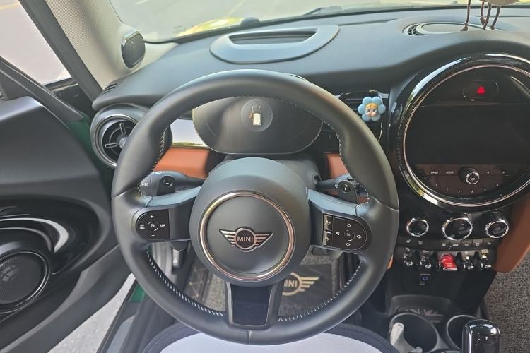 Used MINI 2022 Updated 2.0T COOPER S Artist