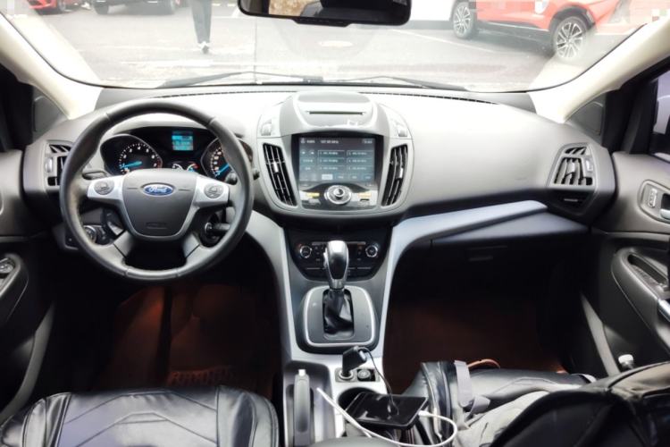 Used Ford Kuga 2015 1.5L GTDi Two-Wheel Drive Fashion Edition Center Console