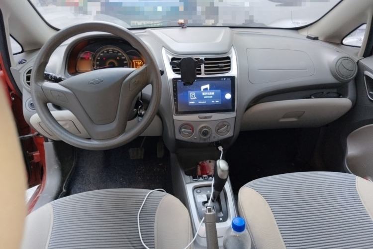 Used Chevrolet Sail 2013 Sedan 1.4L AMT Enjoy Edition Center Console