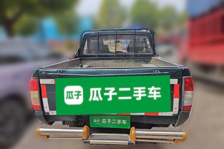 Used Nissan D22 2013 2.4L Gasoline Two-Wheel-Drive Standard Model Rear