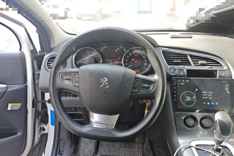 Used Peugeot 3008 2016 1.6THP Automatic Classic Edition Steering Wheel