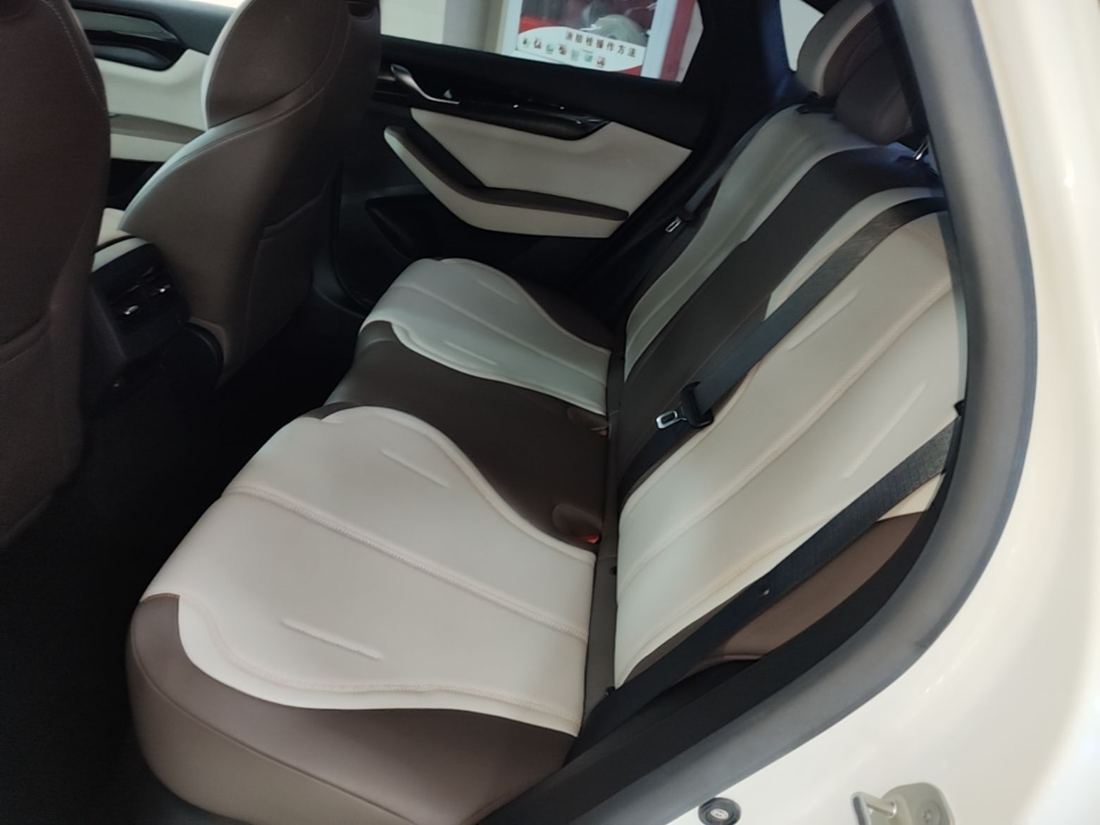 BYD Qin PLUS 2024 HONOR Edition DM-i 55KM Leading Model — снимка 20