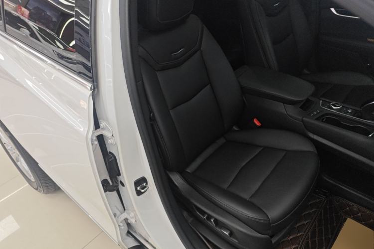 Used Cadillac XT5 2021 28T Luxury Model
