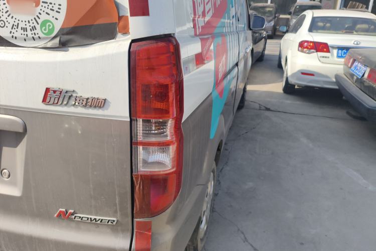 Used Jinbei New Hiace X30L 2023 1.5L Wealth Edition Van 2/5 Seats Non-Air-Conditioned Version SWC15M