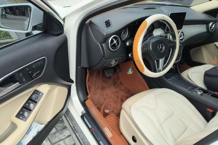 Used Mercedes-Benz GLA 2016 GLA 220 4MATIC Fashion Edition Driver Seat