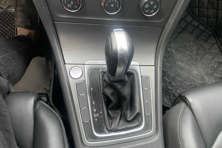 Used Volkswagen Golf 2016 230TSI Automatic Luxury Version