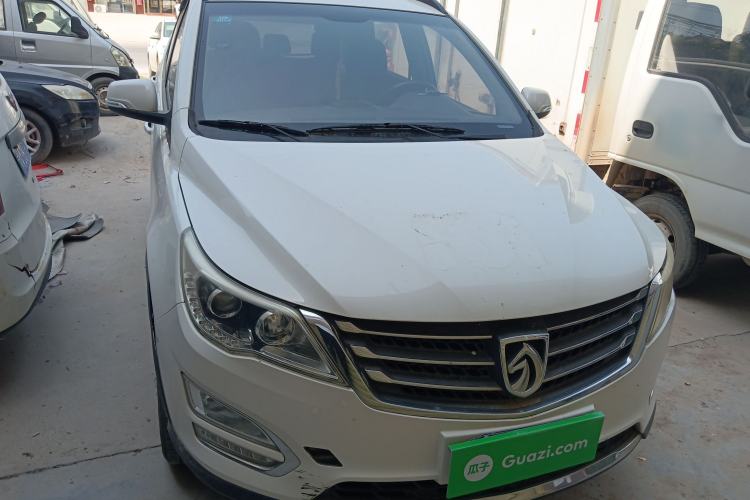 Used Baojun 560 2015 1.8L manual Comfort trim level
