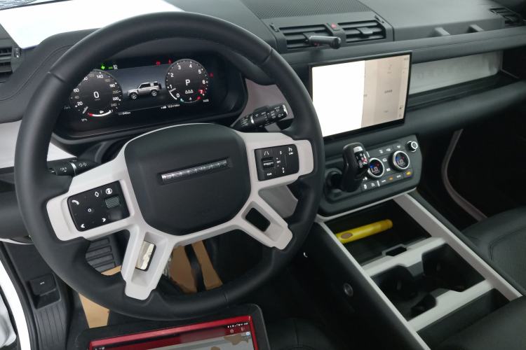 Used Land Rover Defender 2025 90 2.0T P300 S
