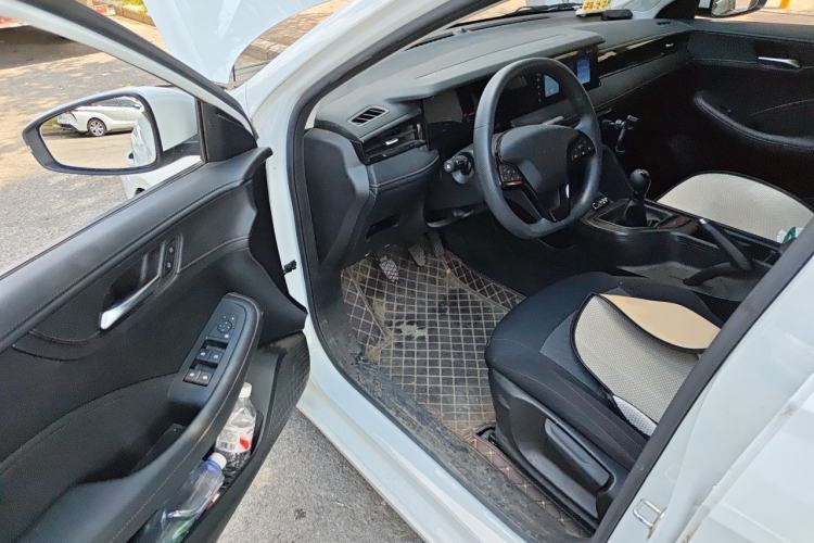 Used Roewe i5 2023 1.5L Manual Comfort Edition
