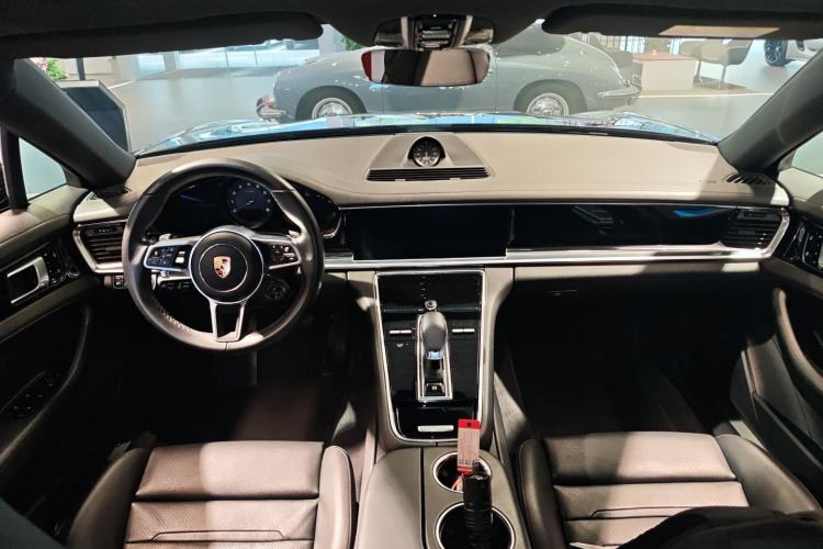 Used Porsche Panamera 2019 Panamera 2.9T Center Console