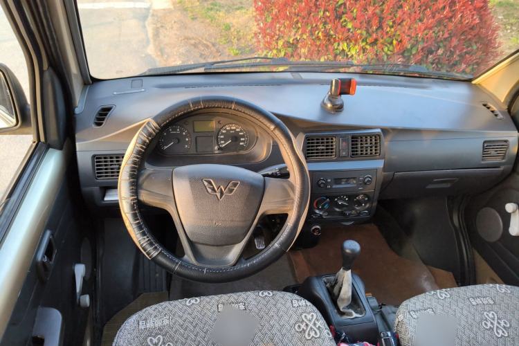 Used Wuling Rongguang 2011 1.2L Base Version