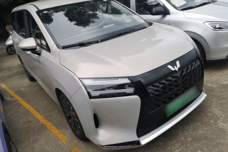 Used Wuling Starlight 730 2025 Model Plug-in Hybrid 125km Luxury Edition