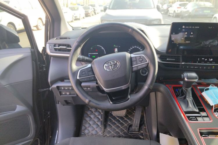 Used Toyota SIENNA 2024 2.5L Hybrid Four-Wheel Drive Prestige Edition