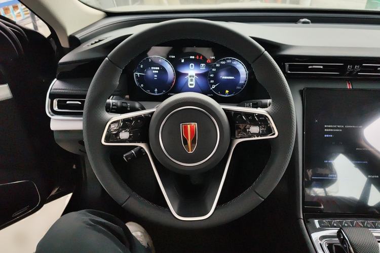 Used Hongqi H5 2025 2.0T Automatic Flag Edition – 500 000 Units Commemorative Version
