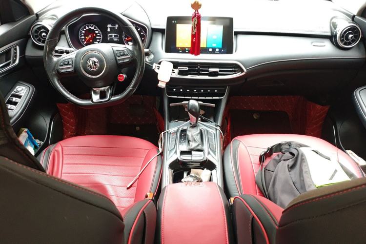 Used MG HS 2019 20T Automatic Two-Wheel Drive Trophy Super Sport Version China VI Standard Center Console