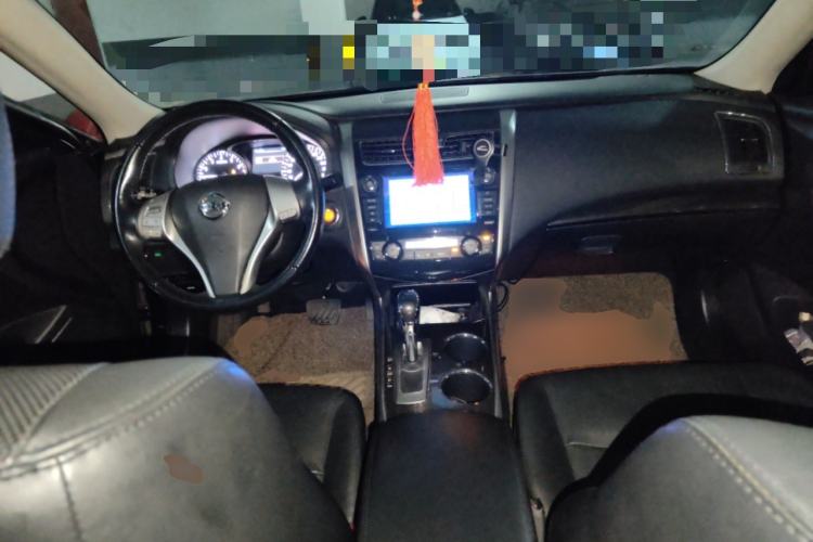 Used Nissan Teana 2013 2.0L XL Comfort Edition Center Console