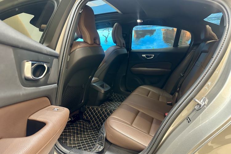 Used Volvo S60 2022 B4 Zhiyi Luxury Edition