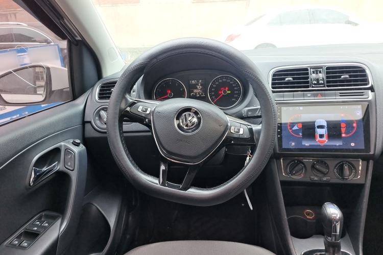Used Volkswagen Polo 2016 1.6L Automatic Comfort Model Steering Wheel