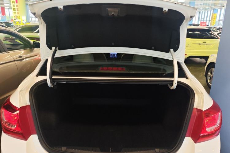 Used Chevrolet Cruze 2015 1.5L Classic SE AT Trunk