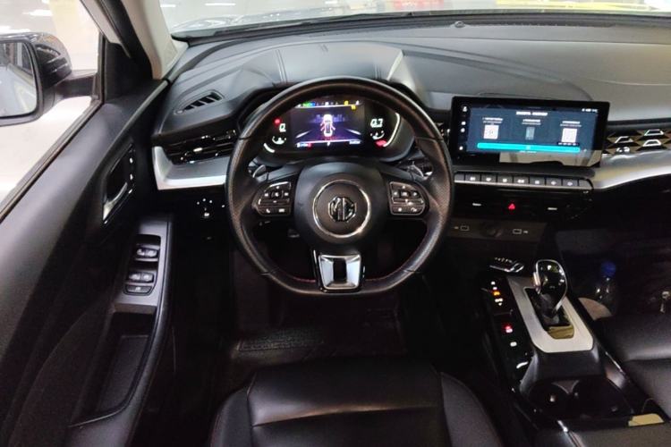 Used MG 5 2022 300TGI DCT Chao Yue Luxury Edition
