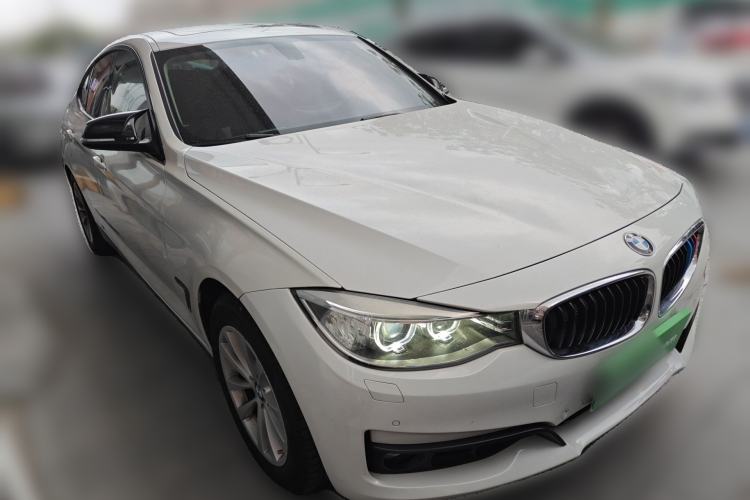 Used BMW 3 Series GT 2016 320i Fashion Model Front Right 45 Deg