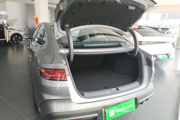 Used BYD Qin L 2025 DM-i Smart Drive 120KM Leading Model Trunk