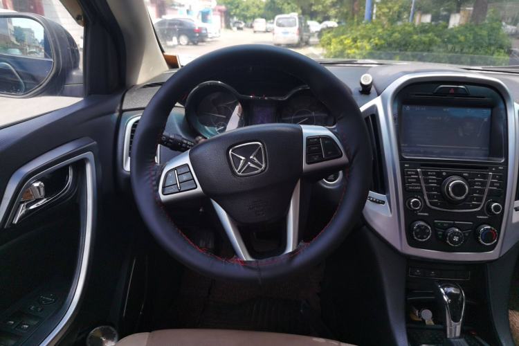 Used JMC Yusheng S350 2013 2.4T Automatic 2WD Diesel Luxury Edition 5 Seats
