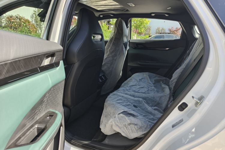 Used CHANGAN UNI-V iDD 2024 Blue Whale Smart Electric iDD 136km ZhiKu Model
