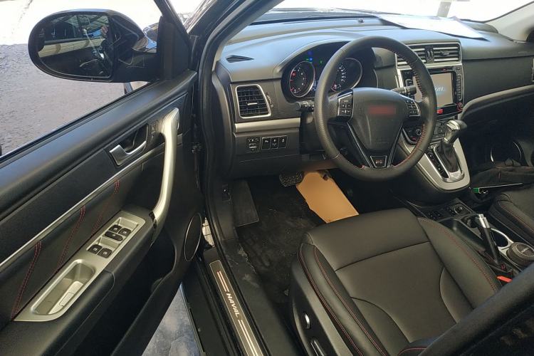 Used Haval H6 2015 Sport Edition 1.5T Automatic Two-Wheel Drive Luxury Model
