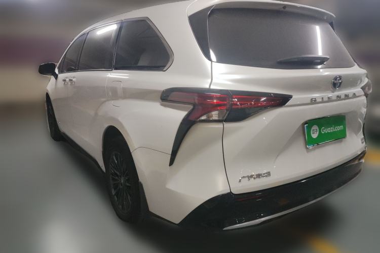 Used Toyota Sienna 2021 2.5L Hybrid Premium Edition