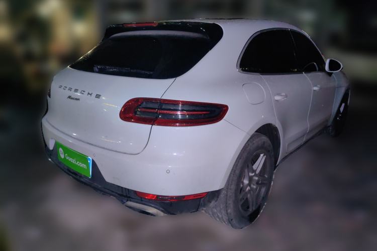 Used Porsche Macan 2016 Macan 2.0T Rear Right 45 Deg
