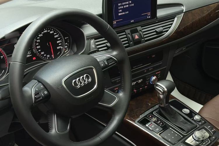 Used Audi A6L 2014 30 FSI Luxury Model Interior 1