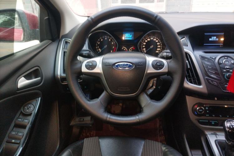 Used Ford Focus 2012 Hatchback 1.6L Manual Fashion Edition
