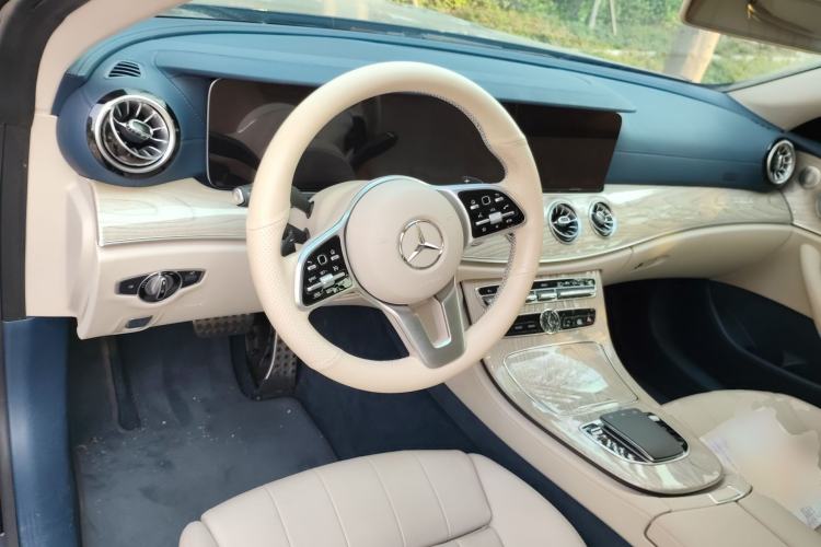 Used Mercedes-Benz E-Class 2020 E 260 Coupe Center Console