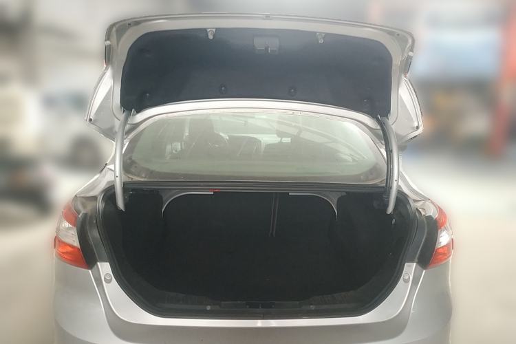 Used Ford Focus 2012 Sedan 1.6L Automatic Comfort Model Trunk