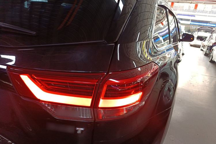 Used Toyota Highlander 2018 2.0T Four-Wheel Drive Luxury Version 7 Seats China VI Standard Right Rear Taillight