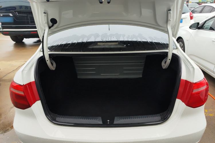 Used Volkswagen Jetta 2015 Value Edition 1.6L Manual Fashionable Style Trunk