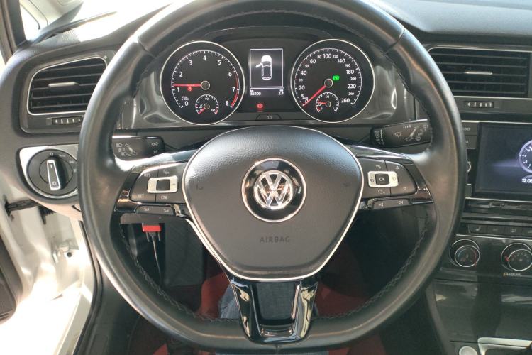 Used Volkswagen Golf 2018 230TSI Automatic Luxury Version