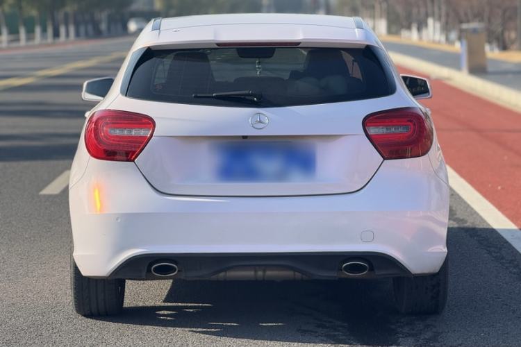 Used Mercedes-Benz A-Class (Import) 2015 A 200 Fashion Model
