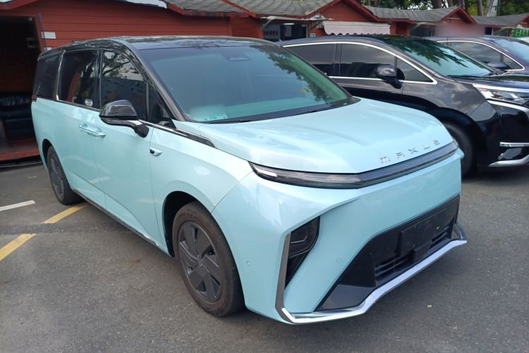 Used SAIC MAXUS Dajia 9 2022 Long-Range High-Mountain Six-Seater Version
